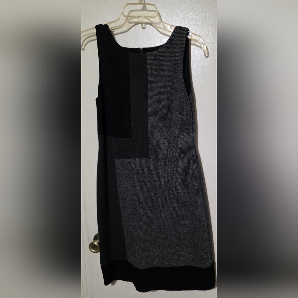 White House Black Market Black and Gray Dress. Size 2, in EUC!